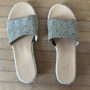 Tommy Bahama sandals